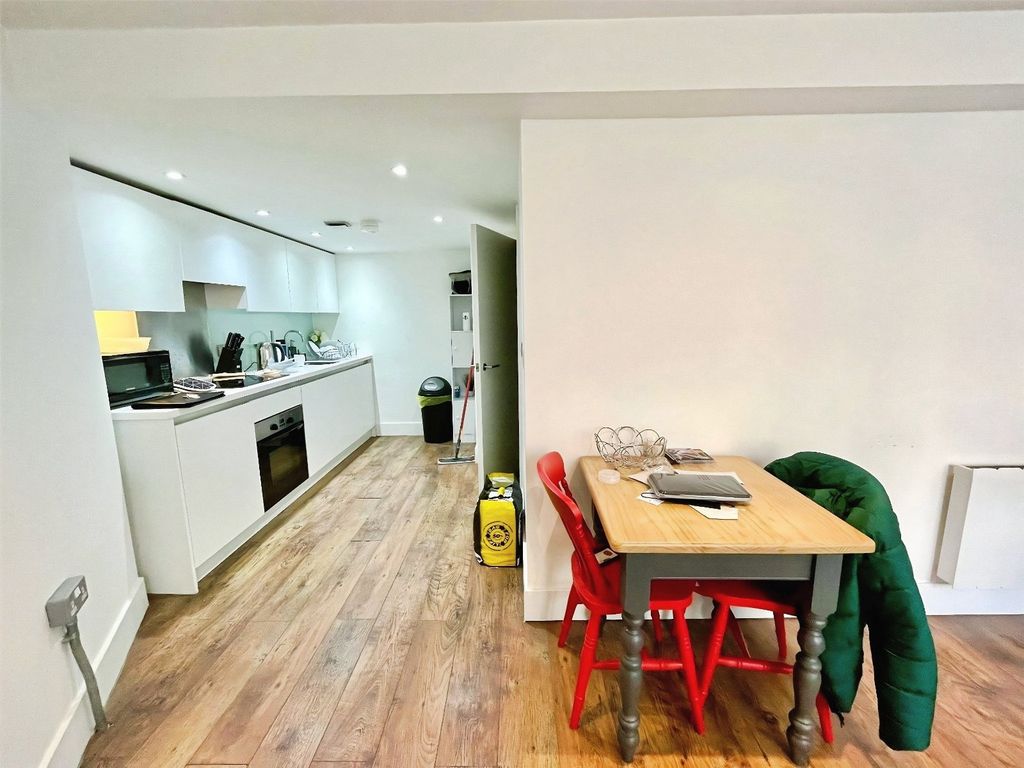 Property photo 3 of 12 Picture No. 27