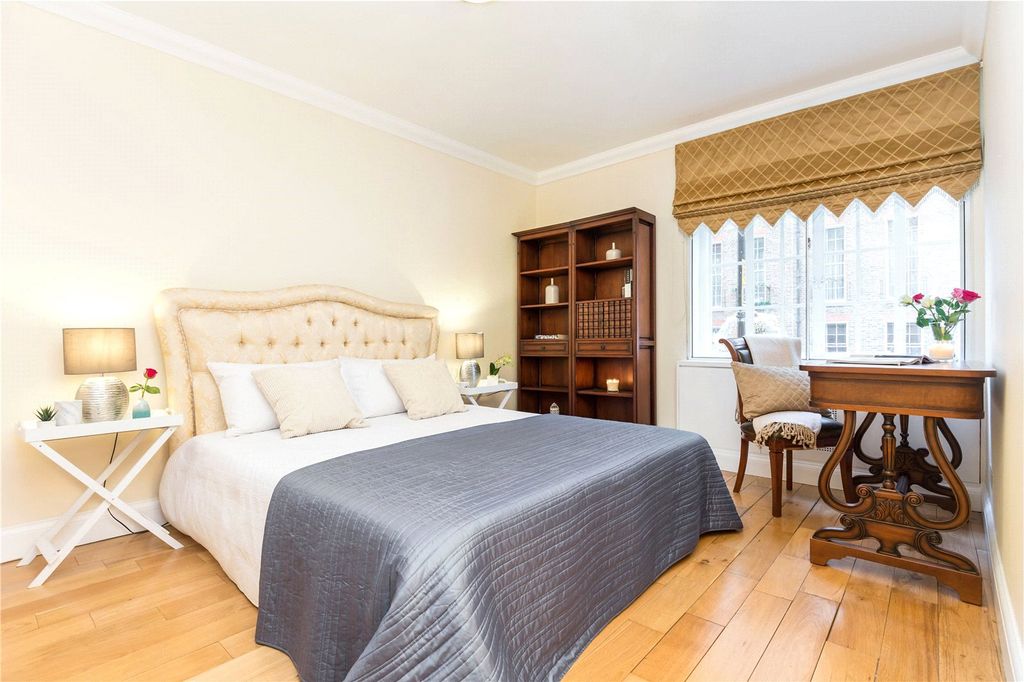 Property photo 3 of 11 Bedroom