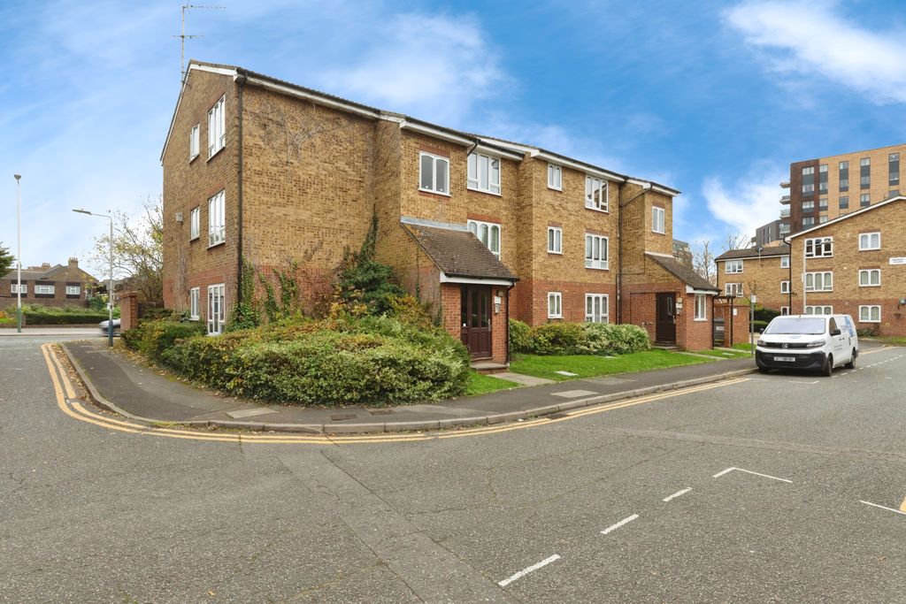 Property photo 1 of 20