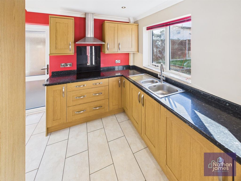 Property photo 2 of 12 Kitchen/ Diner