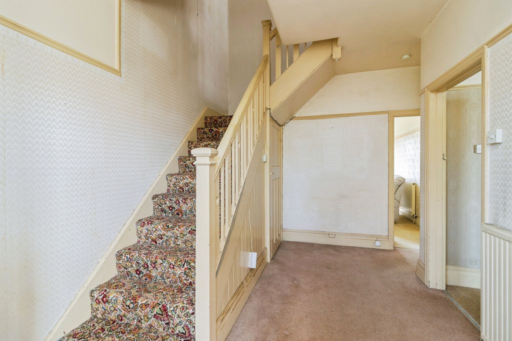 Property photo 3 of 26