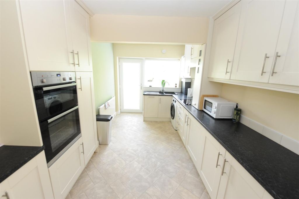 Property photo 3 of 21