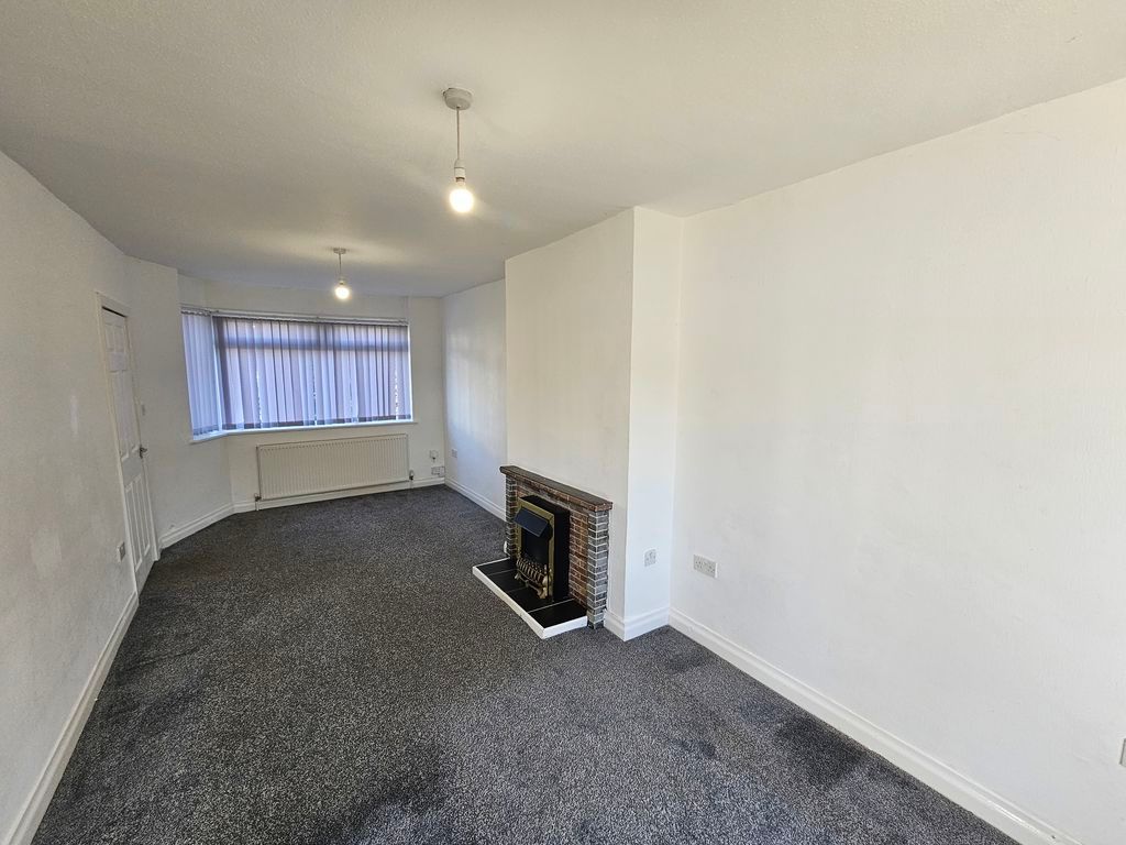 Property photo 3 of 11 Photo 13