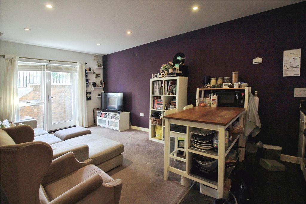 Property photo 2 of 15 Picture No. 13