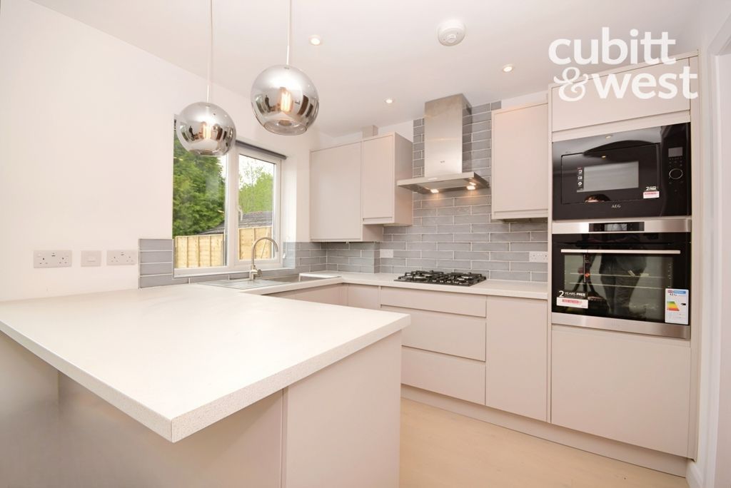 Property photo 1 of 14 Kitchen