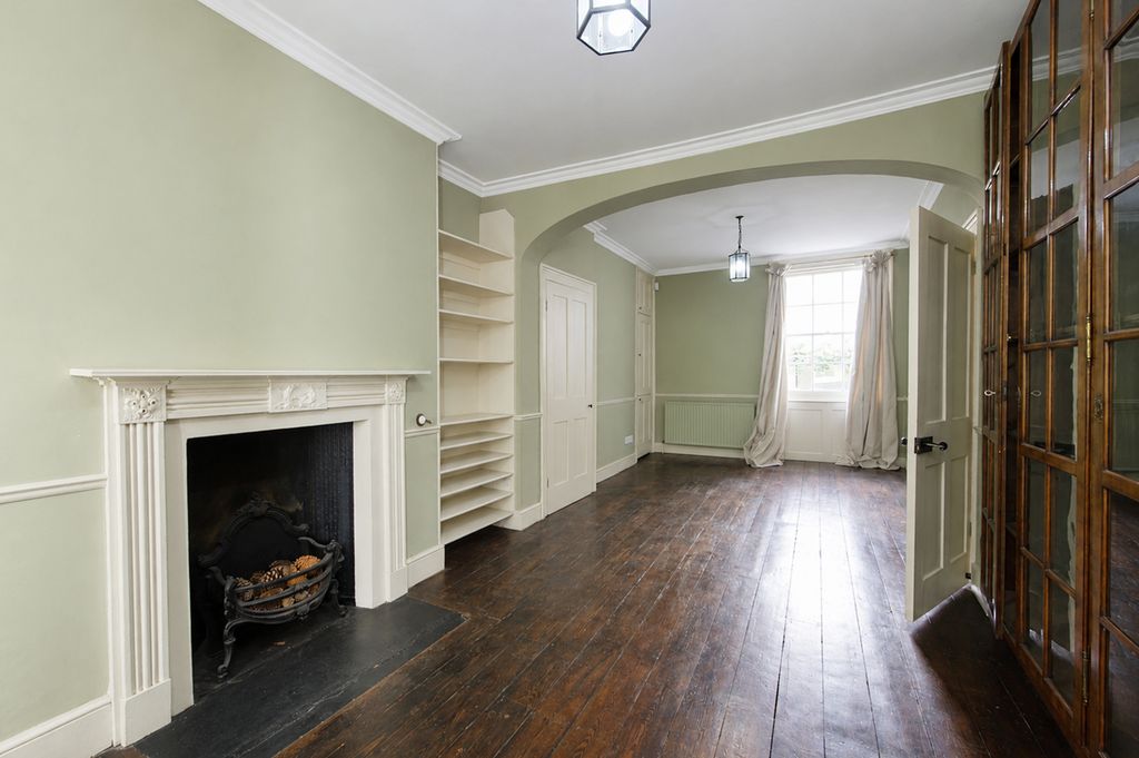 Property photo 3 of 18 Addison Bridge Place-3775.Jpg