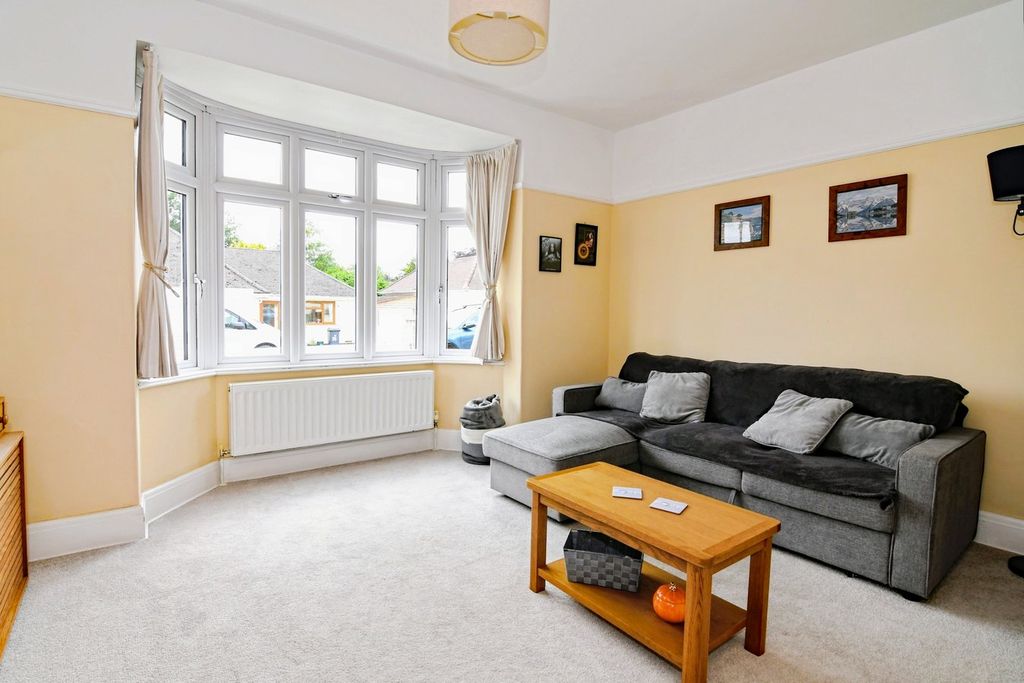 Property photo 2 of 20
