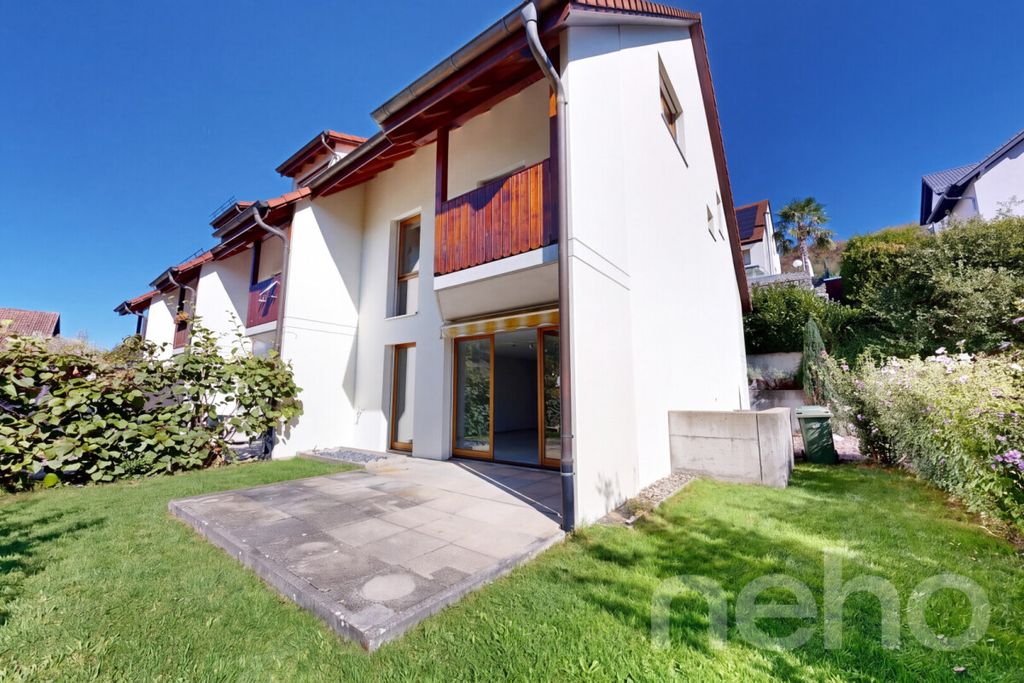 Property photo 2 of 12
