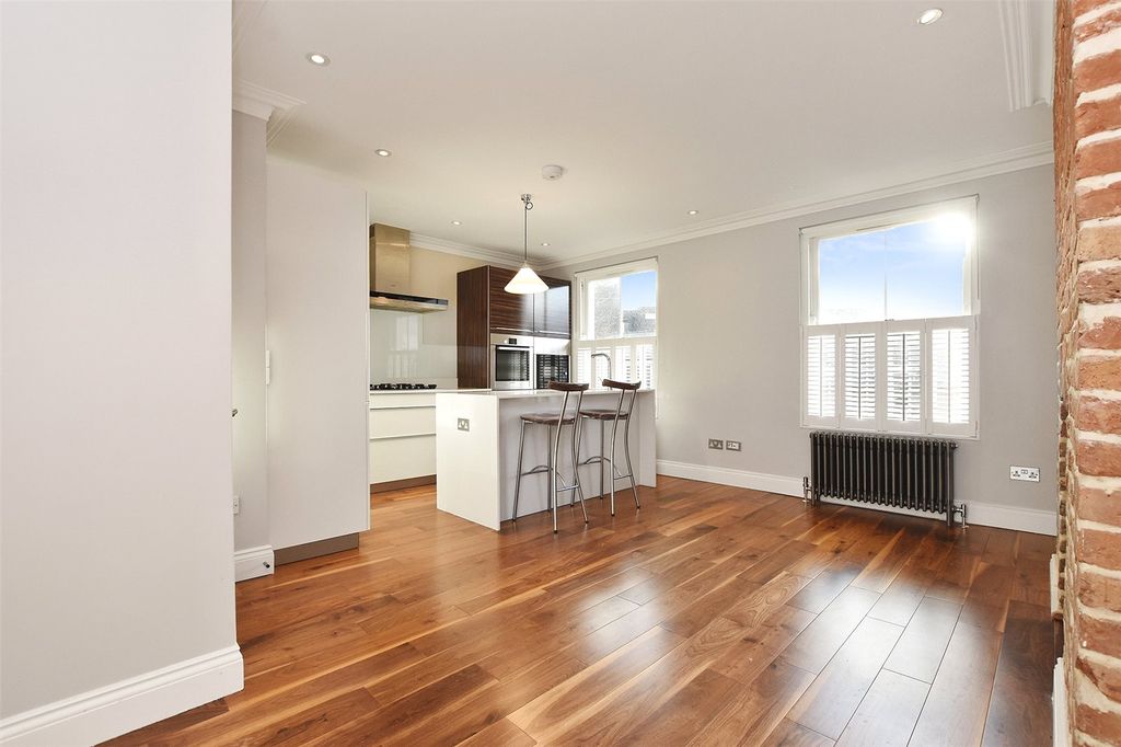 Property photo 2 of 12 Reception/Kitchen