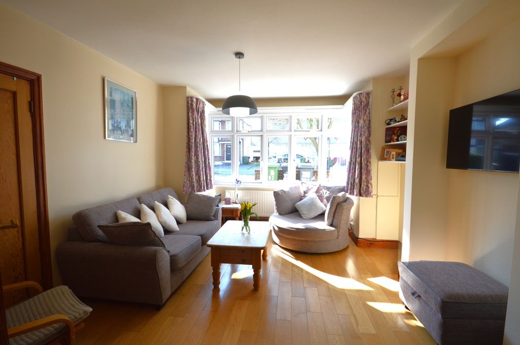 Property photo 3 of 21