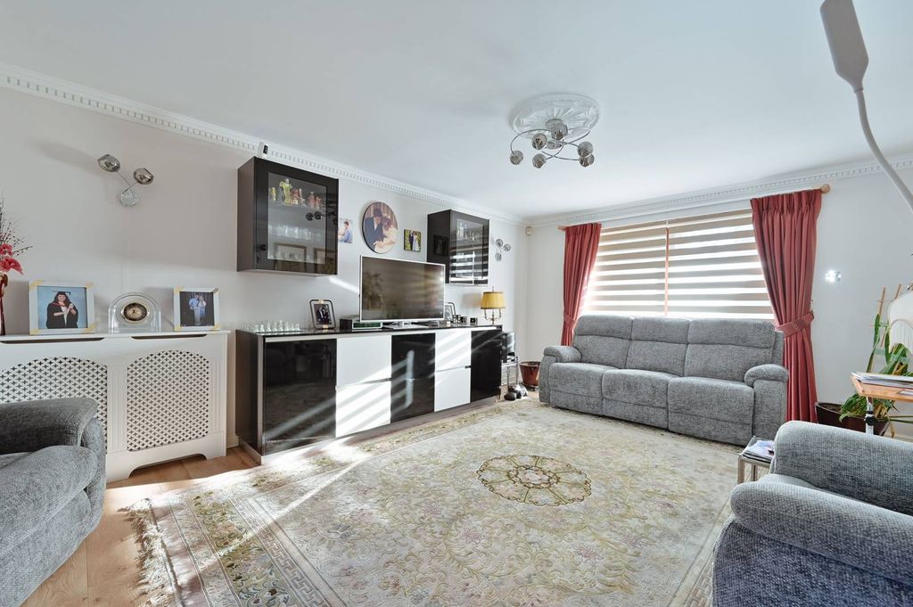 Property photo 2 of 14
