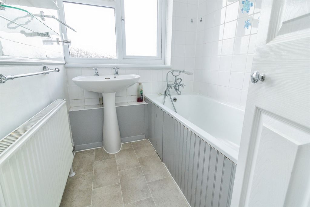 Property photo 3 of 20