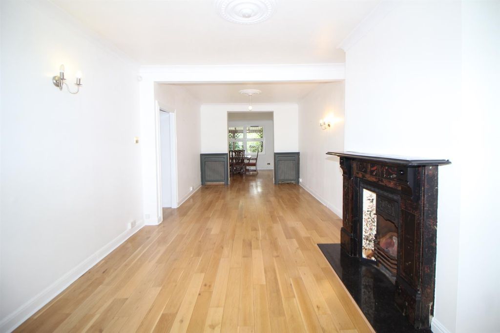 Property photo 2 of 17 Img_9919.Jpg