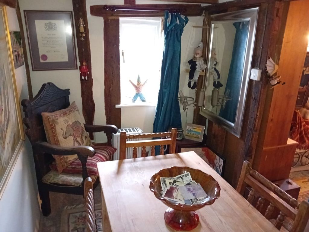 Property photo 2 of 11