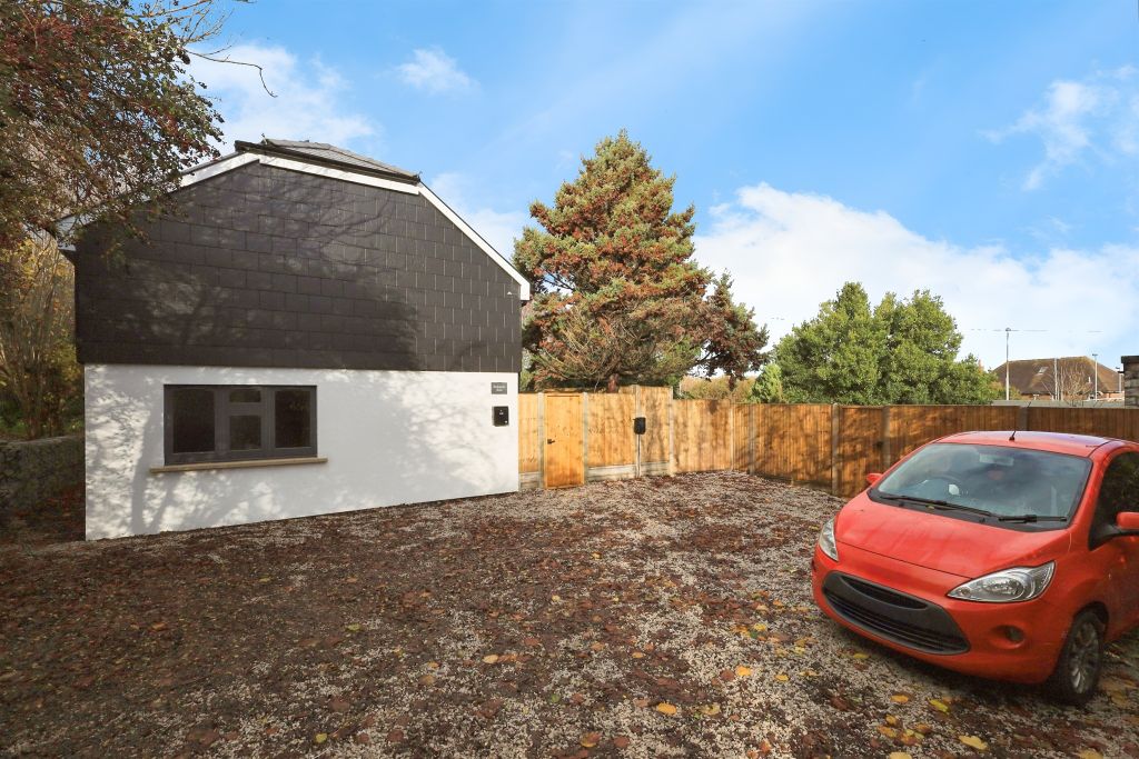 Property photo 3 of 24