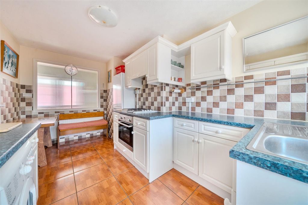 Property photo 3 of 13 Kitchen