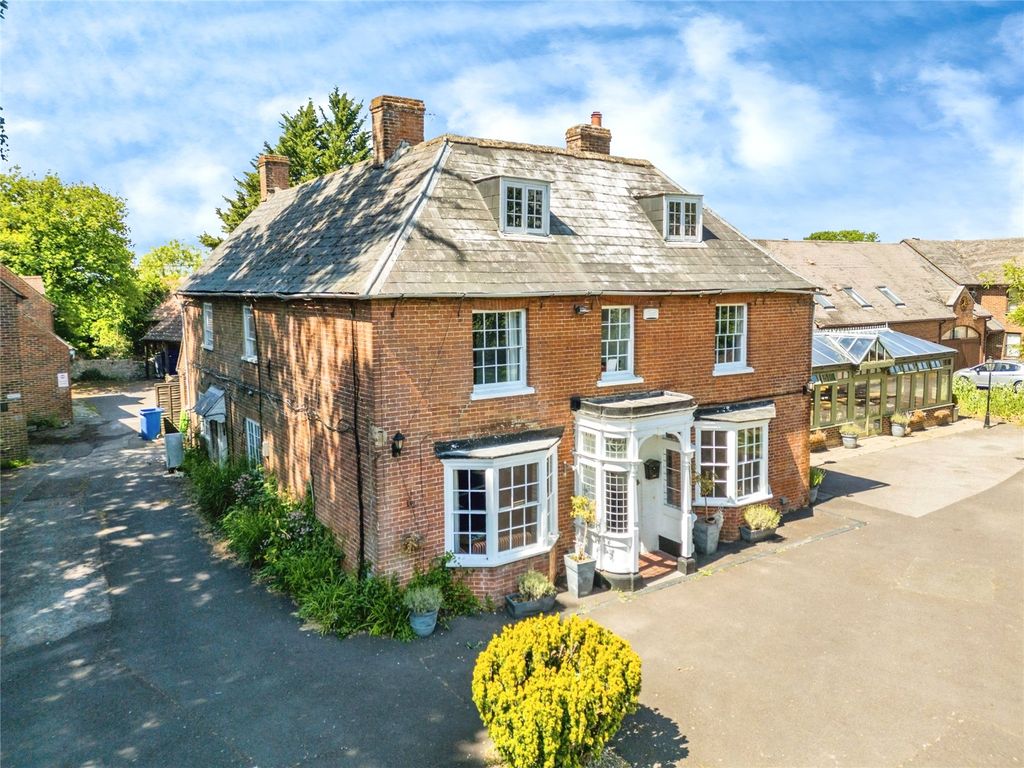 Property photo 1 of 37 Picture No. 06