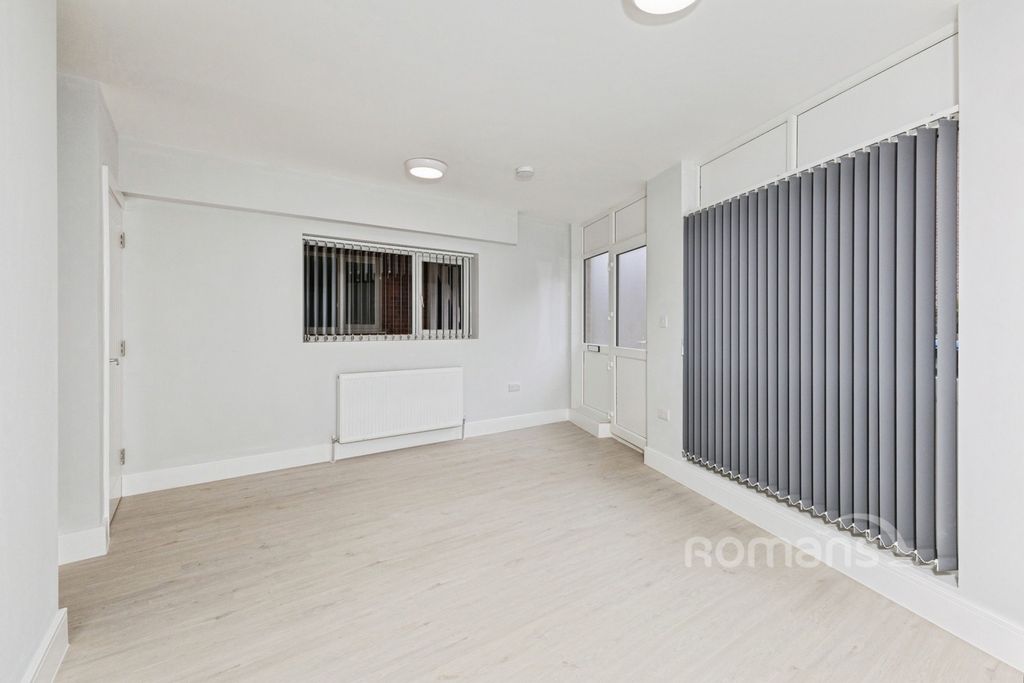 Property photo 2 of 11 Pbox-Img.Jpg