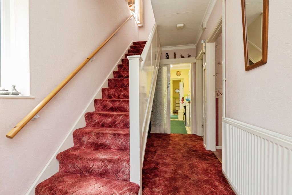 Property photo 2 of 20 Hallway