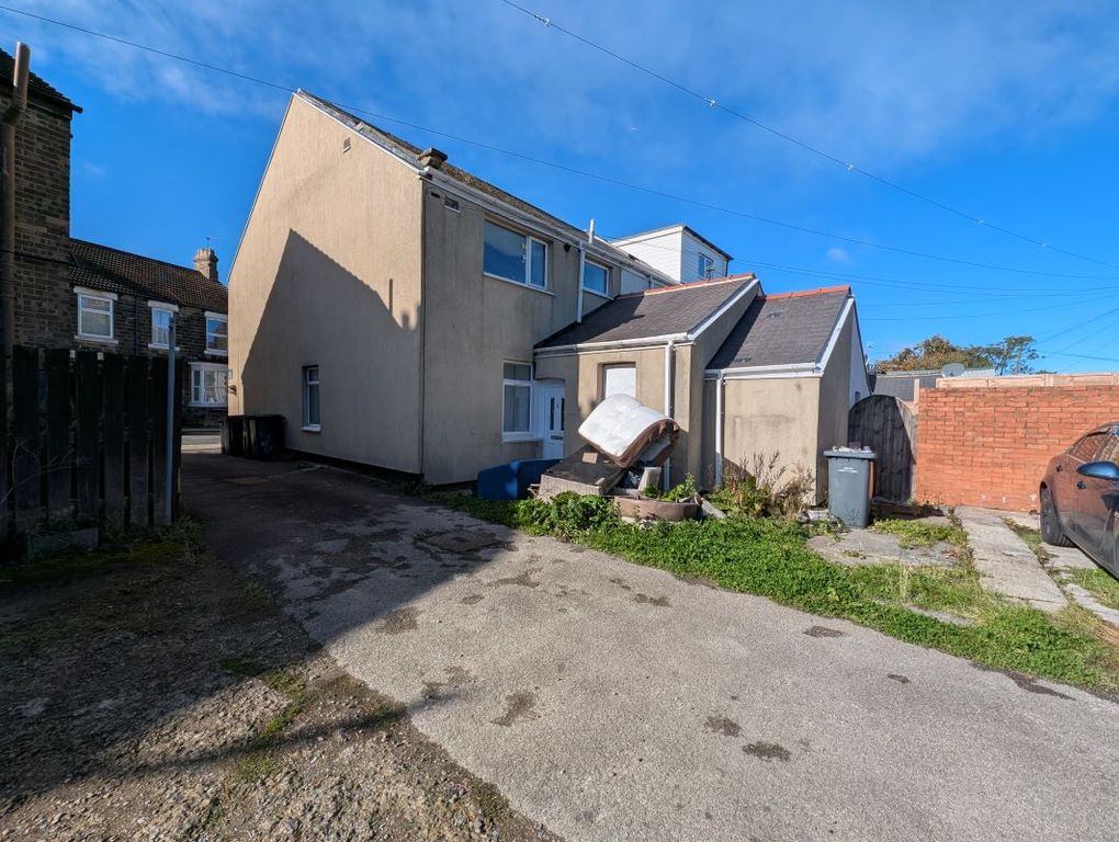 Property photo 2 of 9