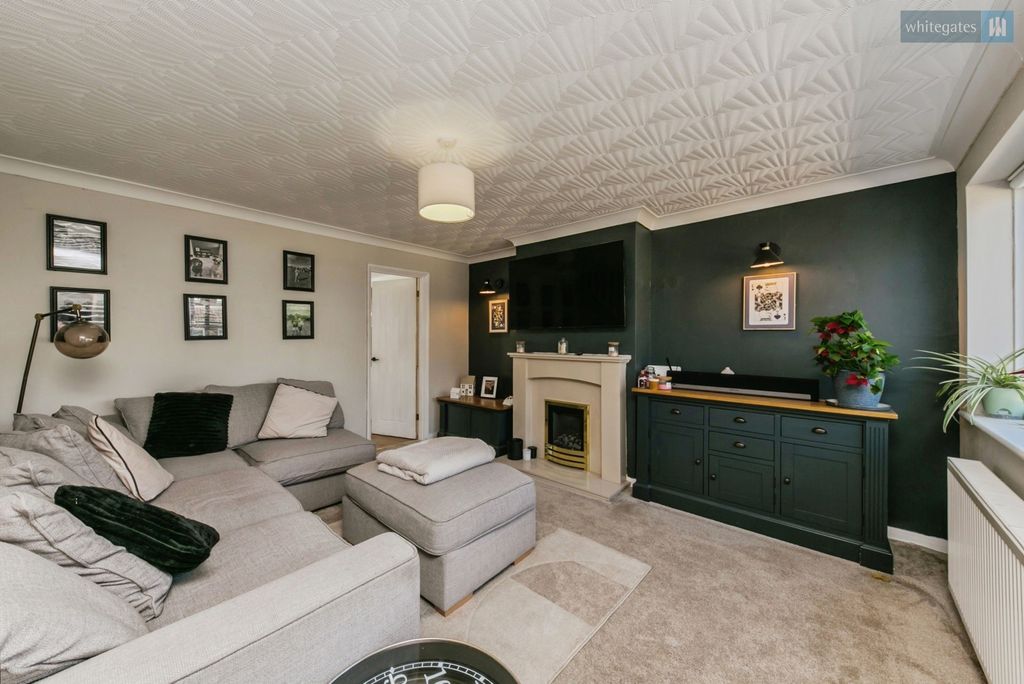 Property photo 3 of 16 Pbox-Img.Jpg