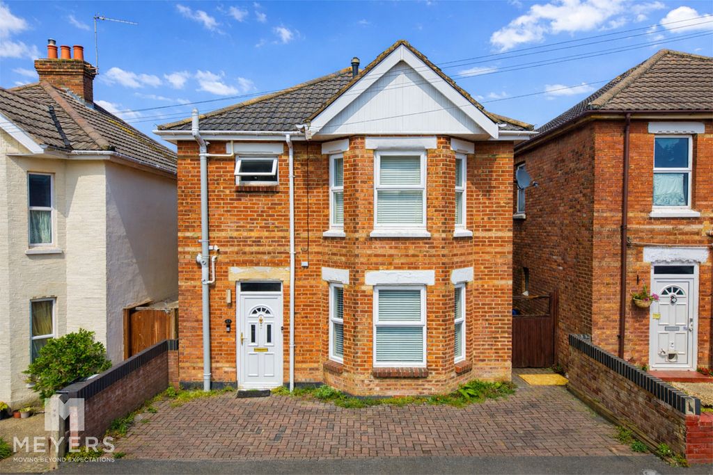 Property photo 2 of 19