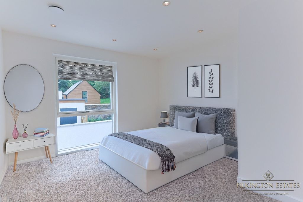 Property photo 3 of 11 4616923