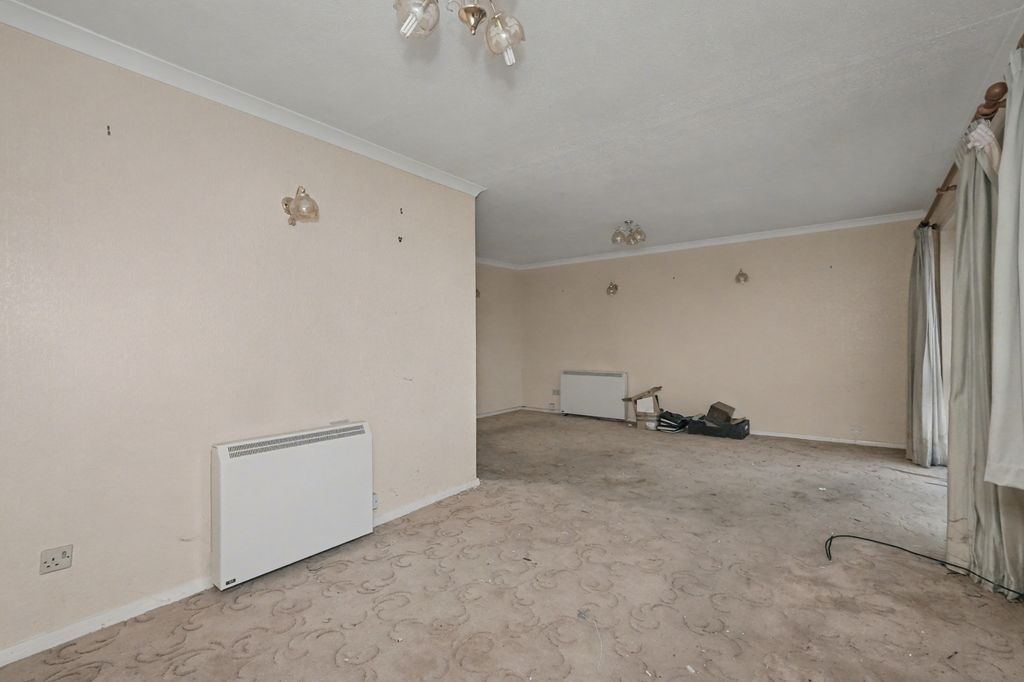Property photo 3 of 15 15 Coniston Road, Folkestone, Kent, Ct19 5Jg