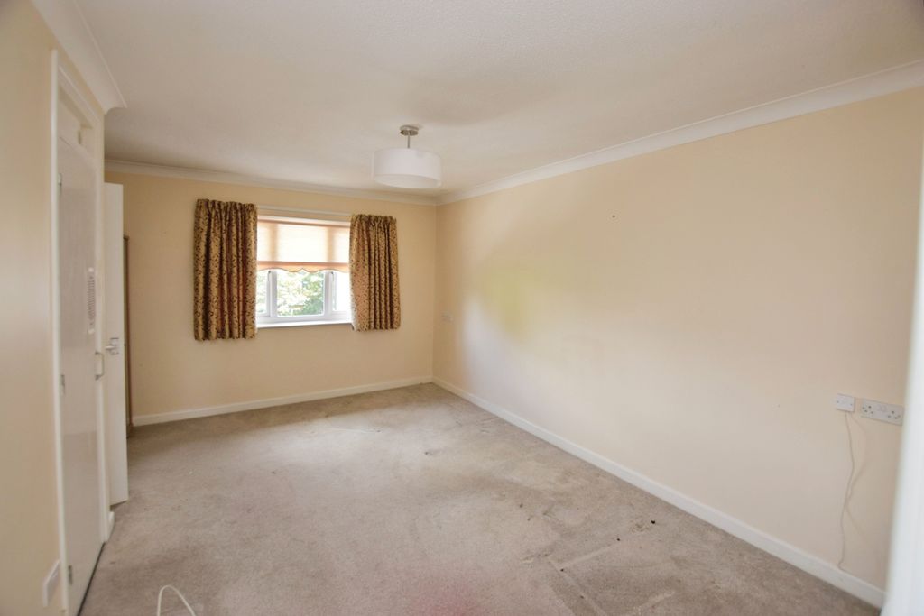 Property photo 3 of 6