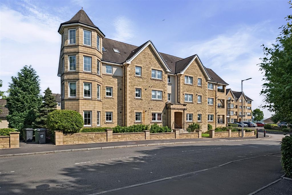 Property photo 1 of 32 Hamilton Park North-1.Jpg
