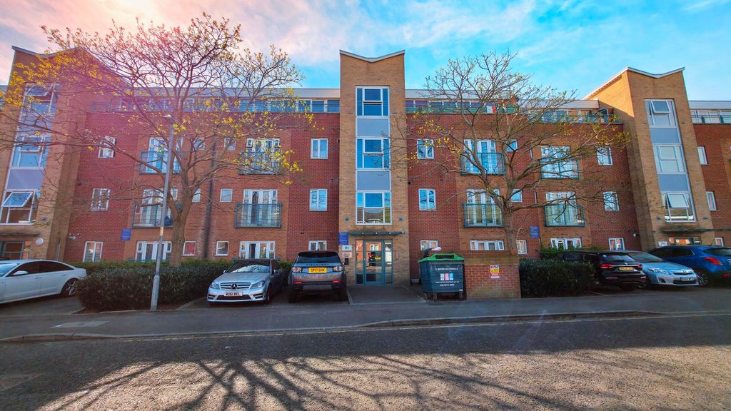 Property photo 1 of 10 Front