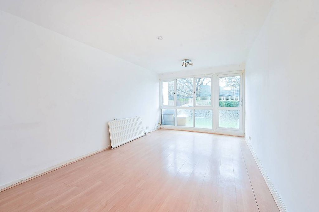 Property photo 1 of 9