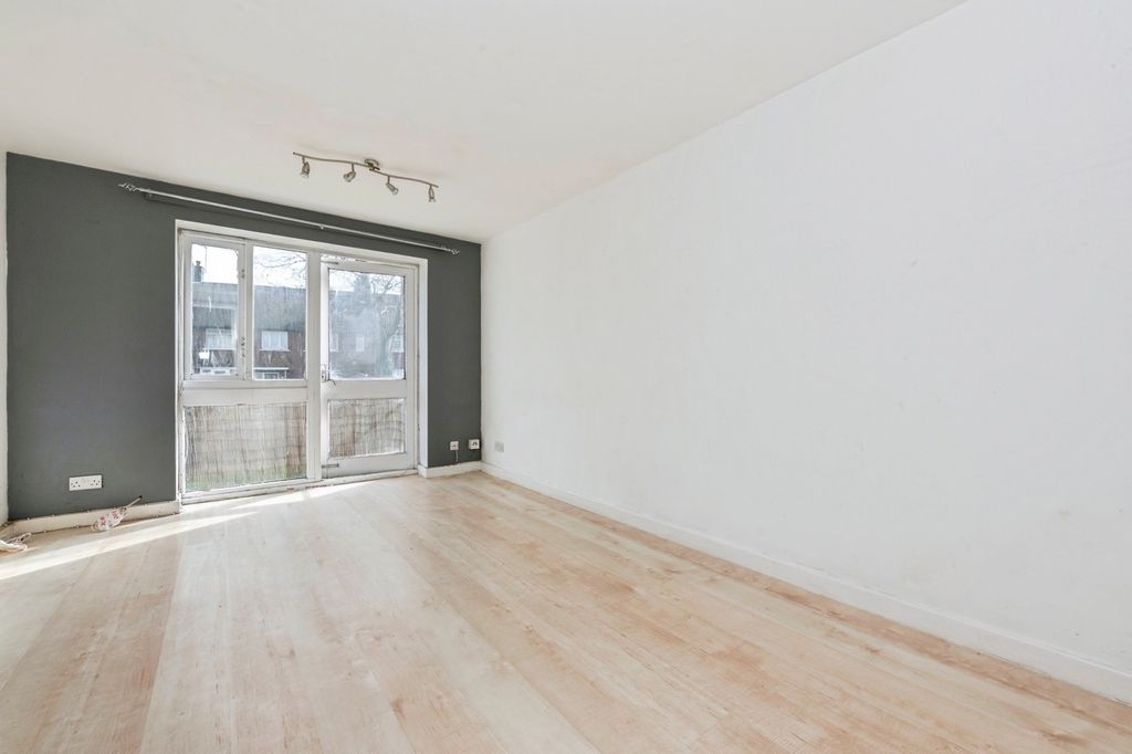 Property photo 3 of 10 Pbox-Img.Jpg