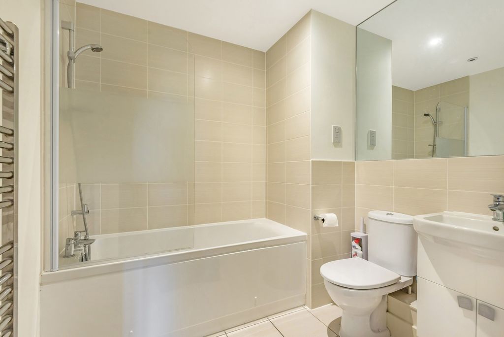 Property photo 3 of 8 6