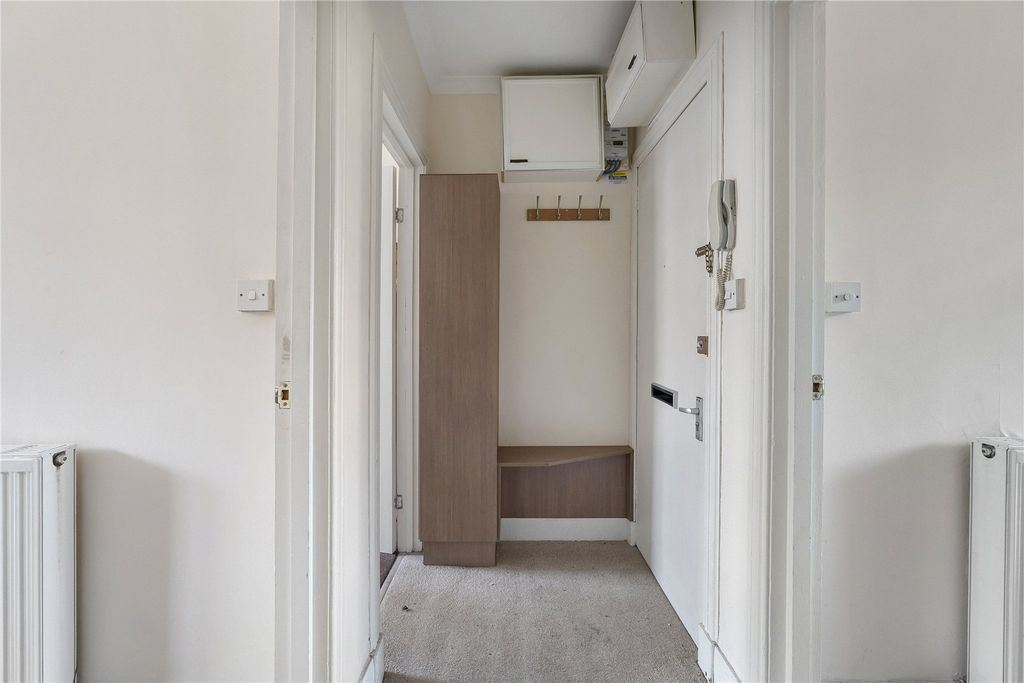 Property photo 3 of 11 Menzies Road