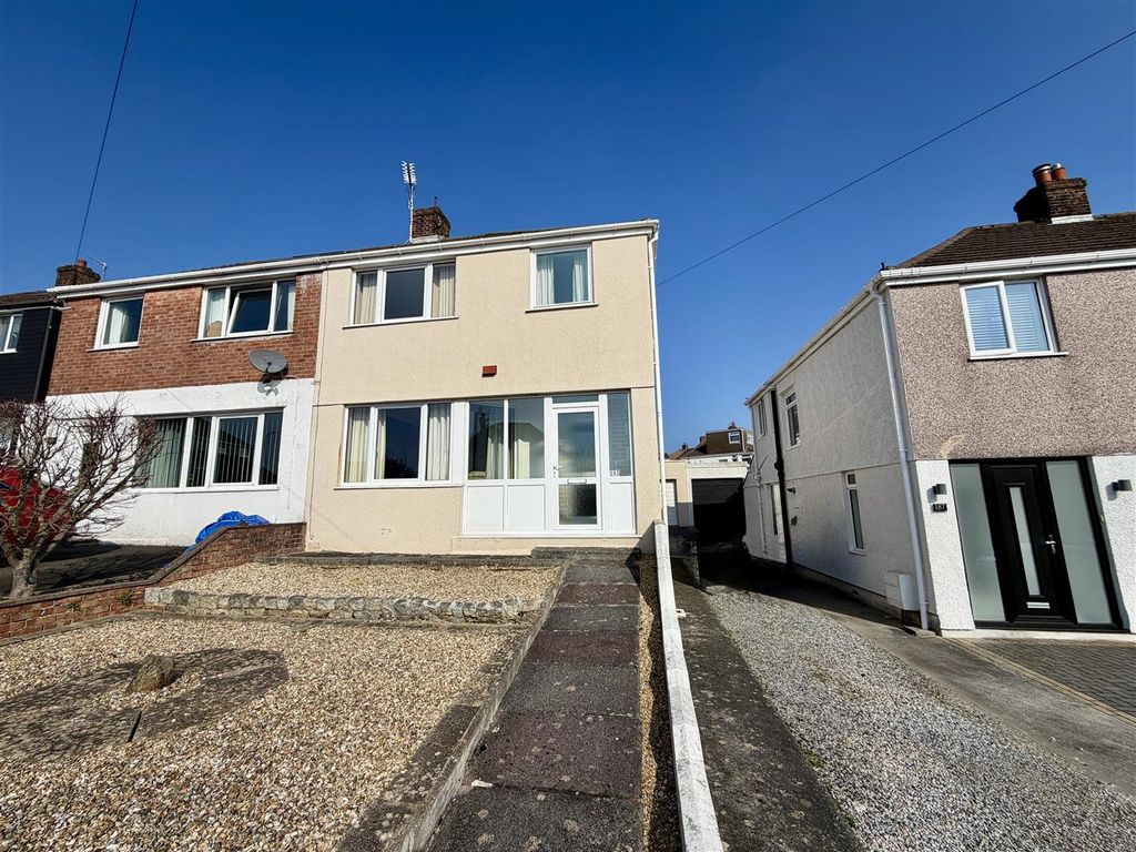 Property photo 1 of 12 St Margarets Road