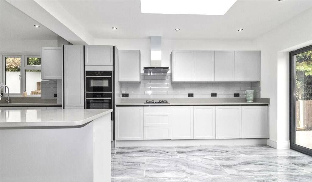 Property photo 2 of 13 Gallery