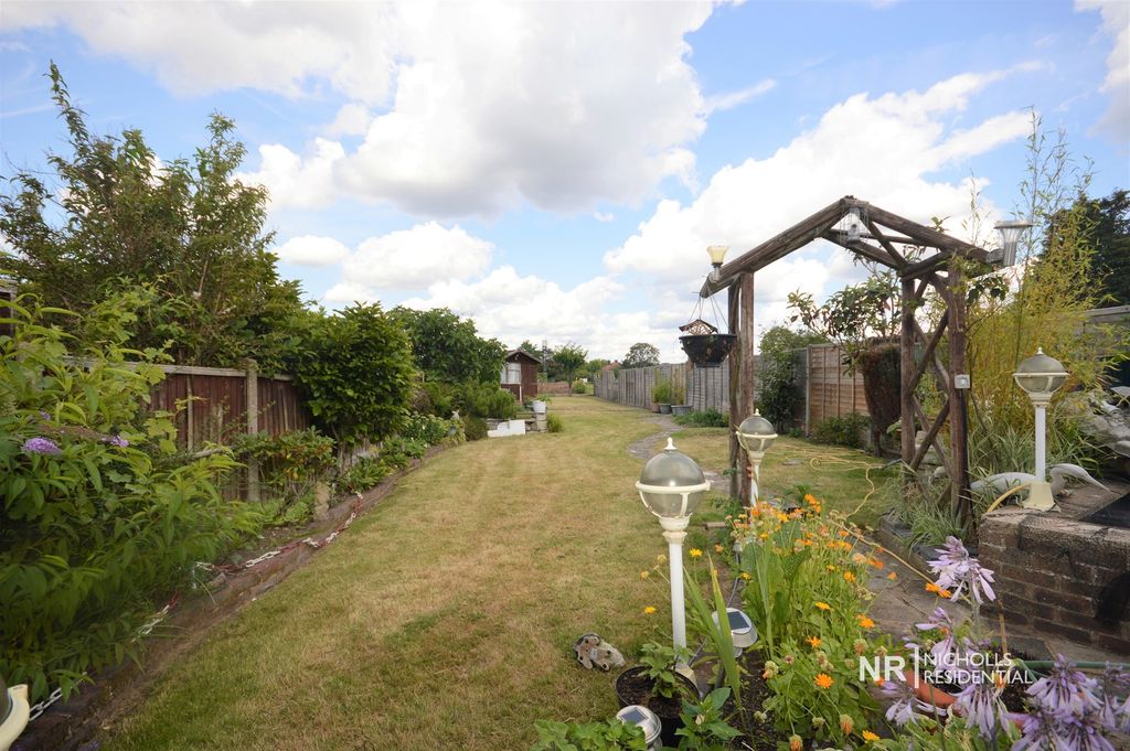 Property photo 3 of 23 Garden
