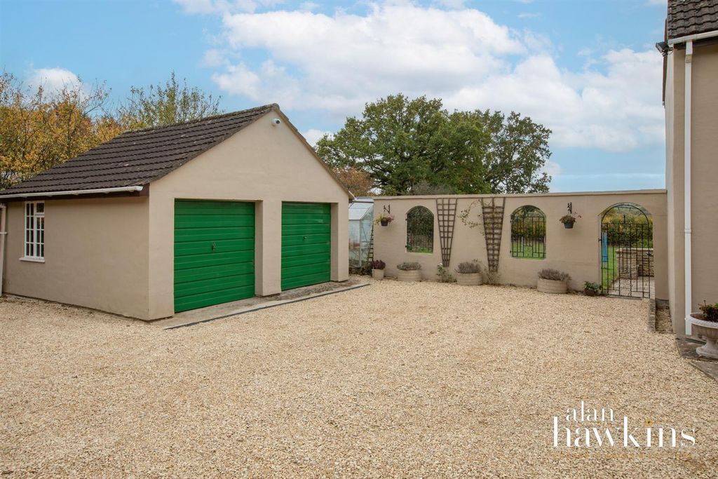 Property photo 3 of 20 3528-32.Jpg