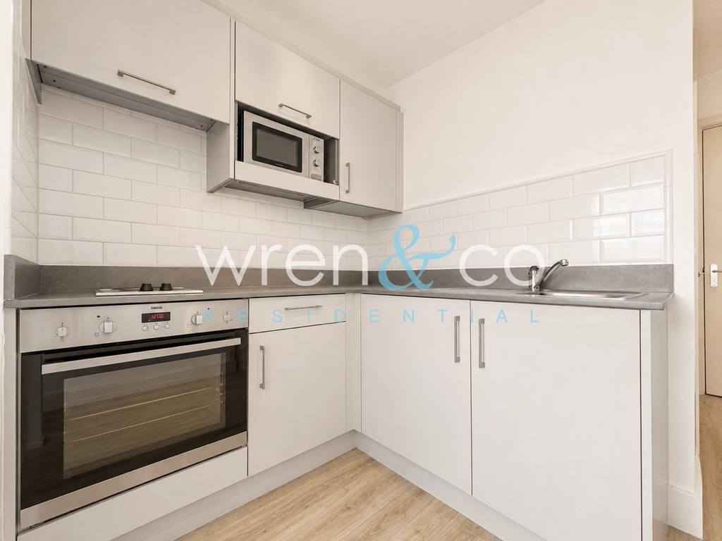 Property photo 1 of 8 Studio Flat For Rent
