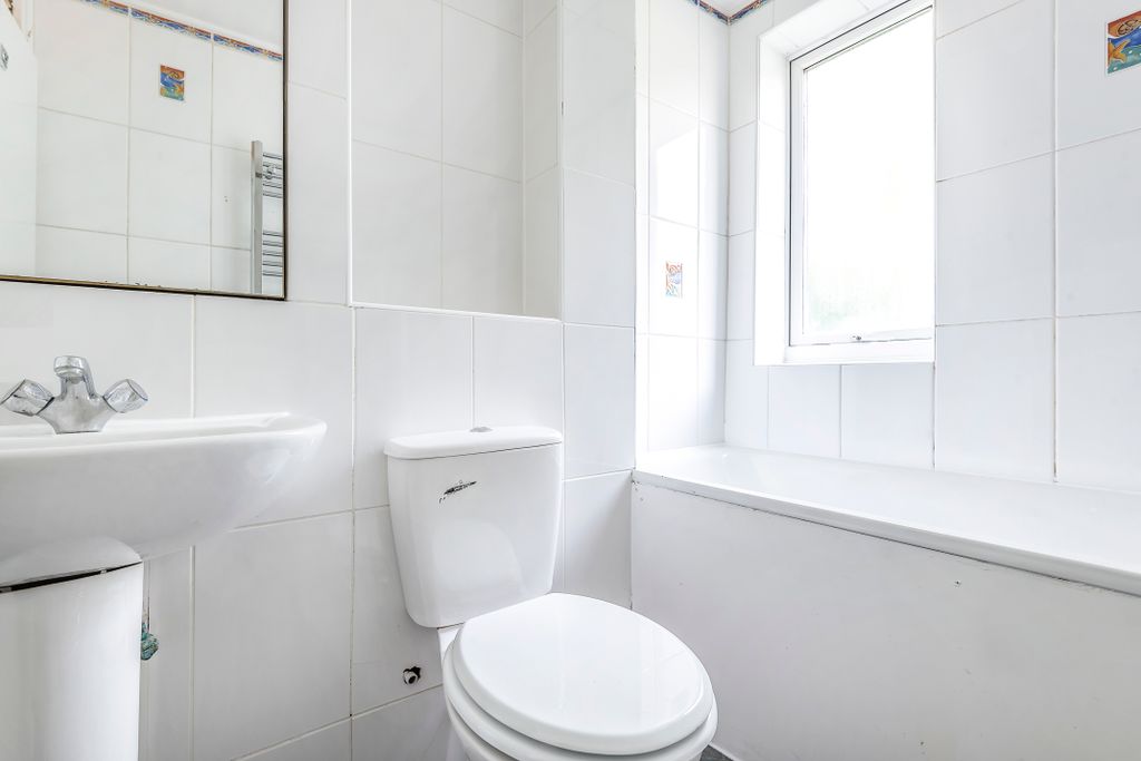 Property photo 3 of 9 Photo 03