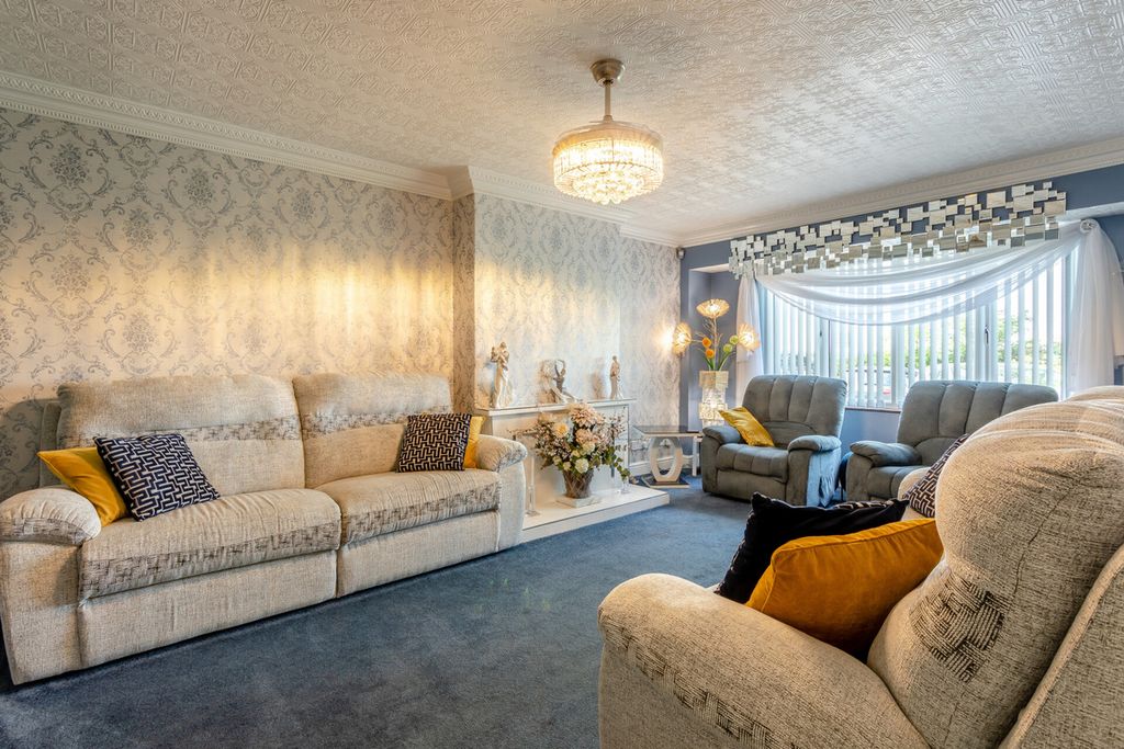 Property photo 3 of 28