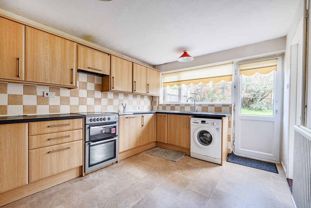 Property photo 2 of 23 1357962-16-68d3B4...