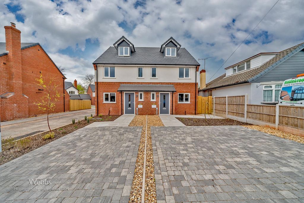 Property photo 1 of 34 Â© Webbs Estate Agents Â© (59 Of 93).Jpg