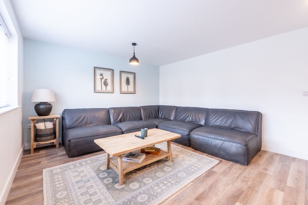 Property photo 3 of 22 Dsc06141-Hdr