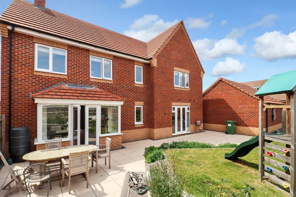 Property photo 3 of 36 Rear