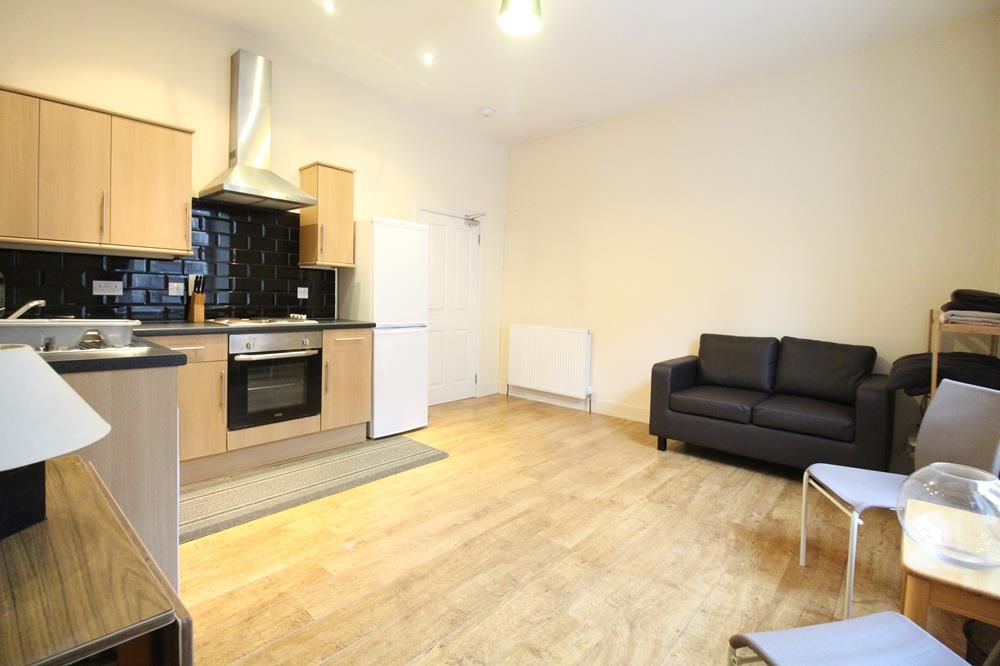 Property photo 2 of 5 Lounge/Kitchen Alt