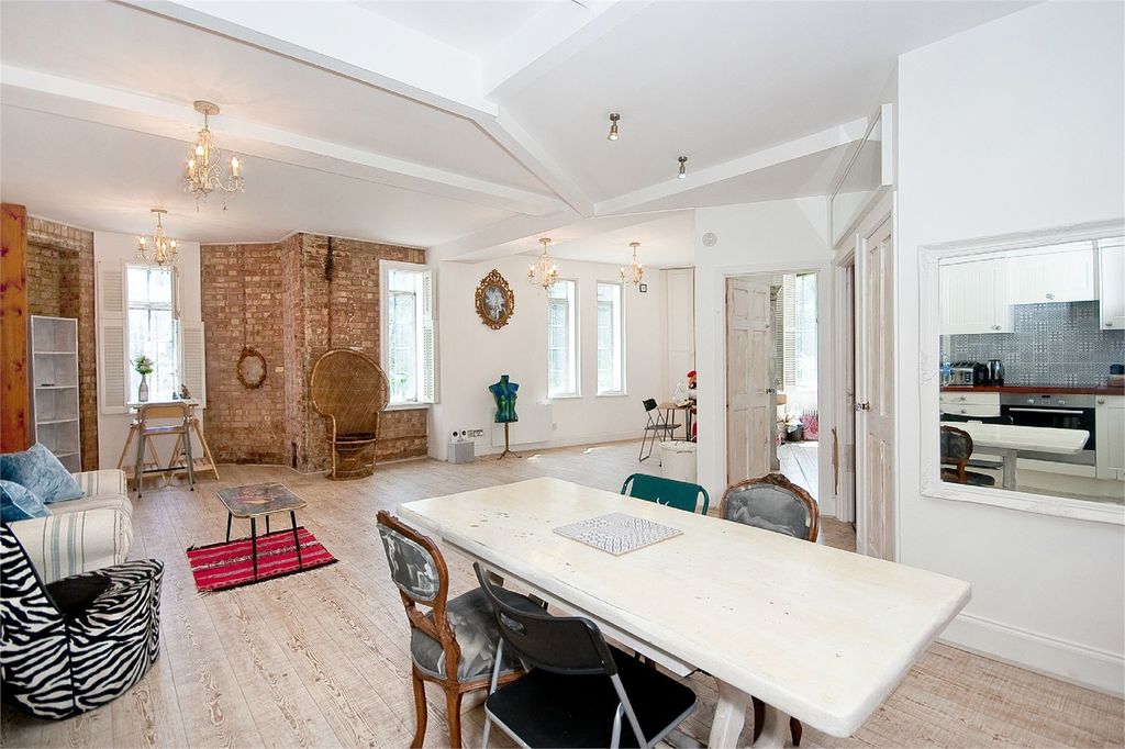 Property photo 2 of 12 Picture 1