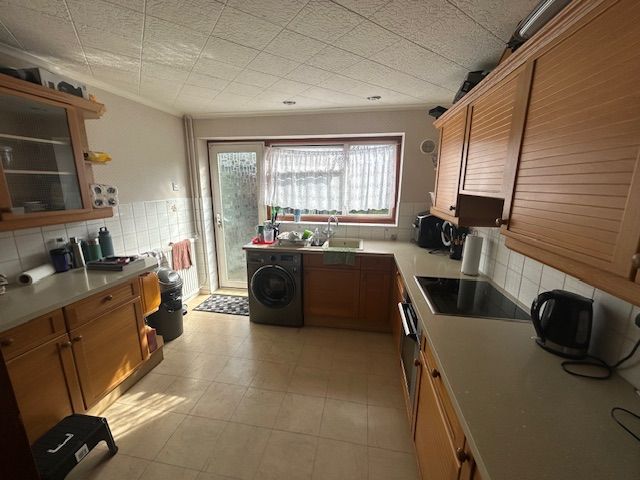 Property photo 2 of 5 Kitchen