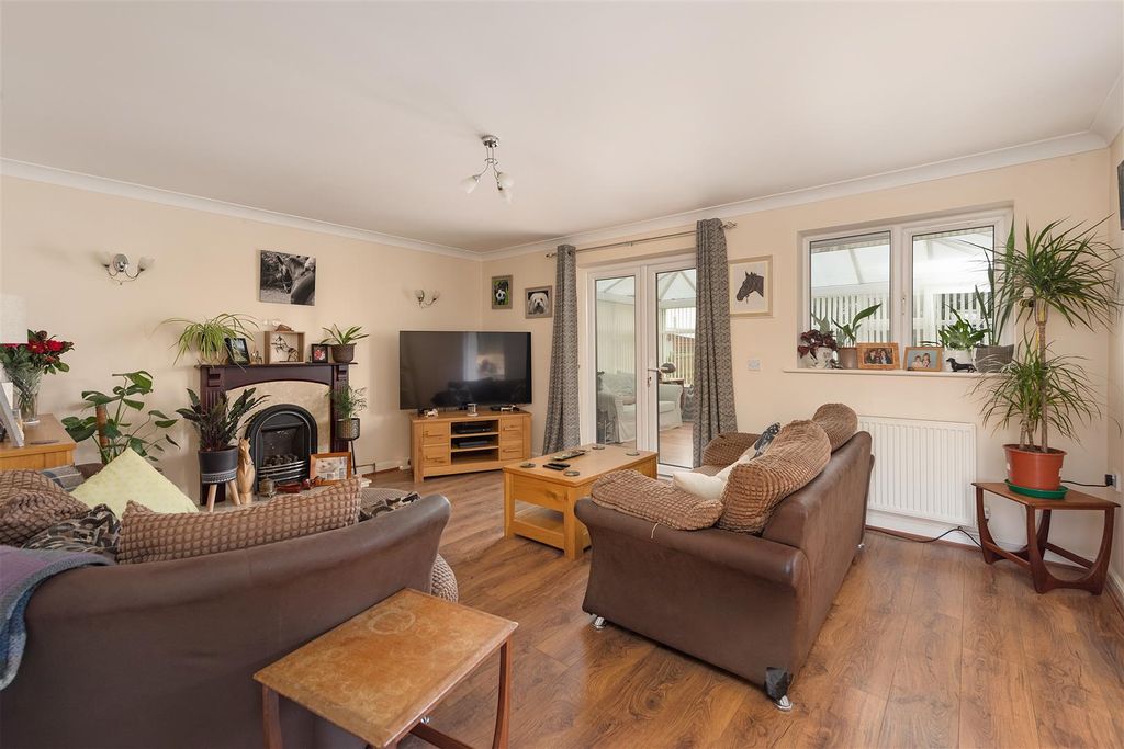 Property photo 3 of 14 King Arthur Road, Ramsgate